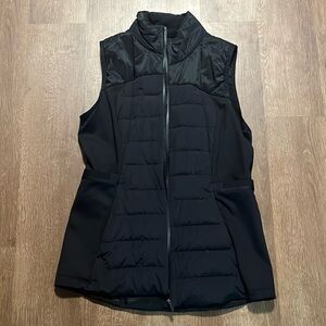 Women’s lululemon down for it all vest. Black. Size 10